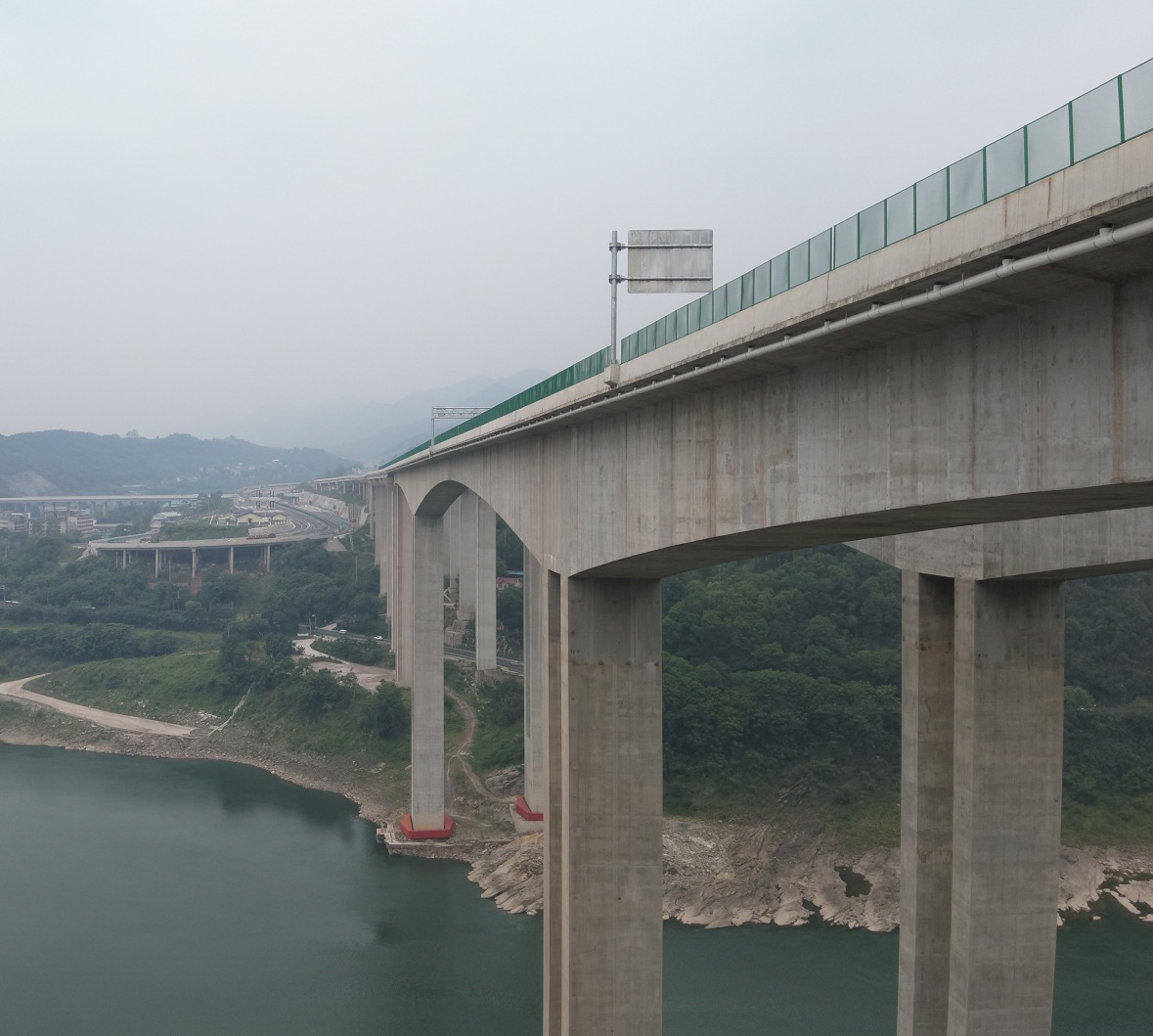 重庆嘉陵江观音峡大桥巡检现场