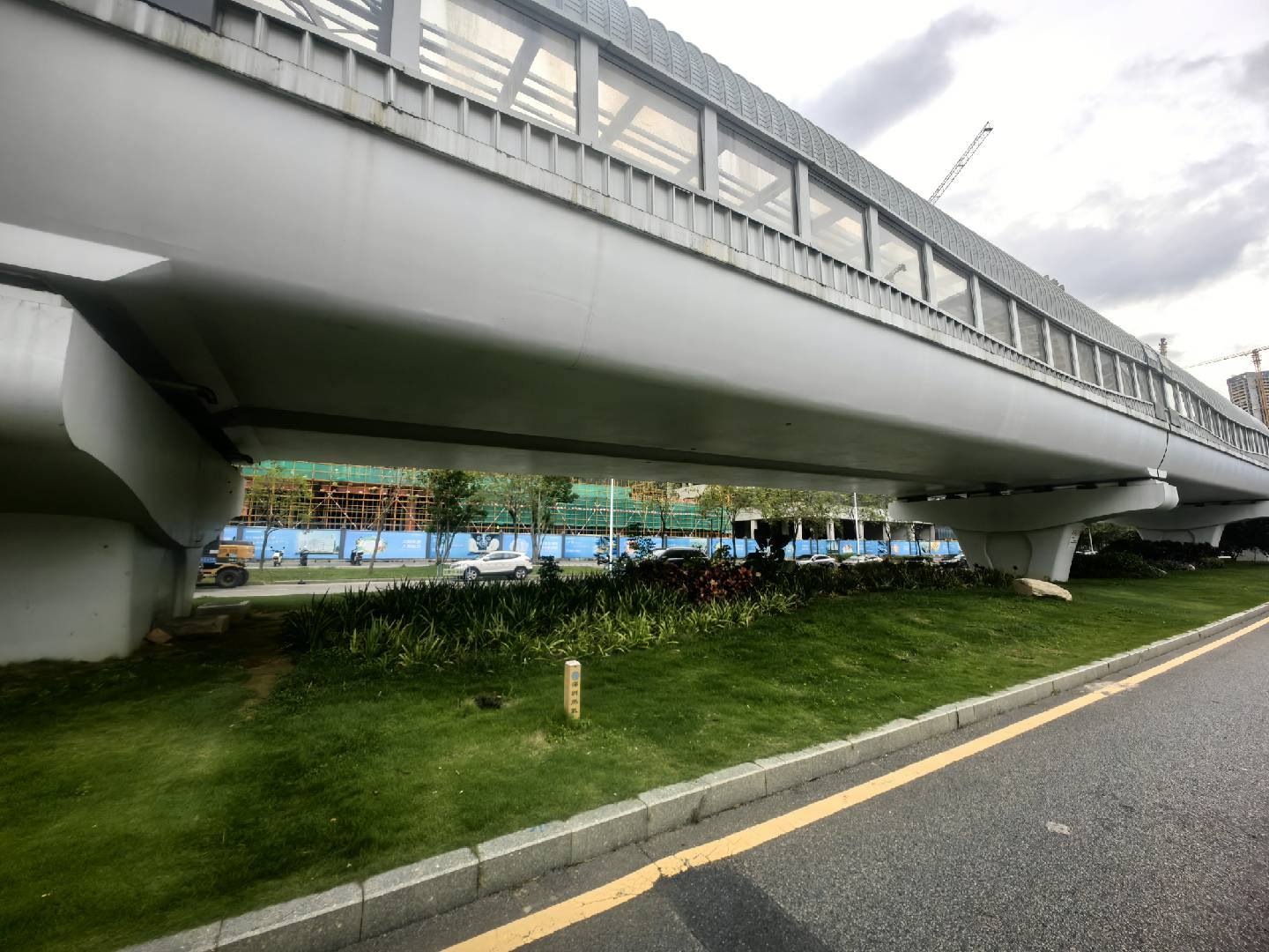 深圳地铁6号线高架桥巡检现场